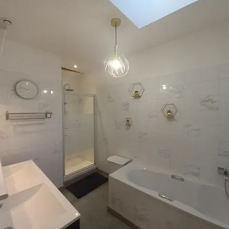 Belle Maison De De 140 M2 Apartamento